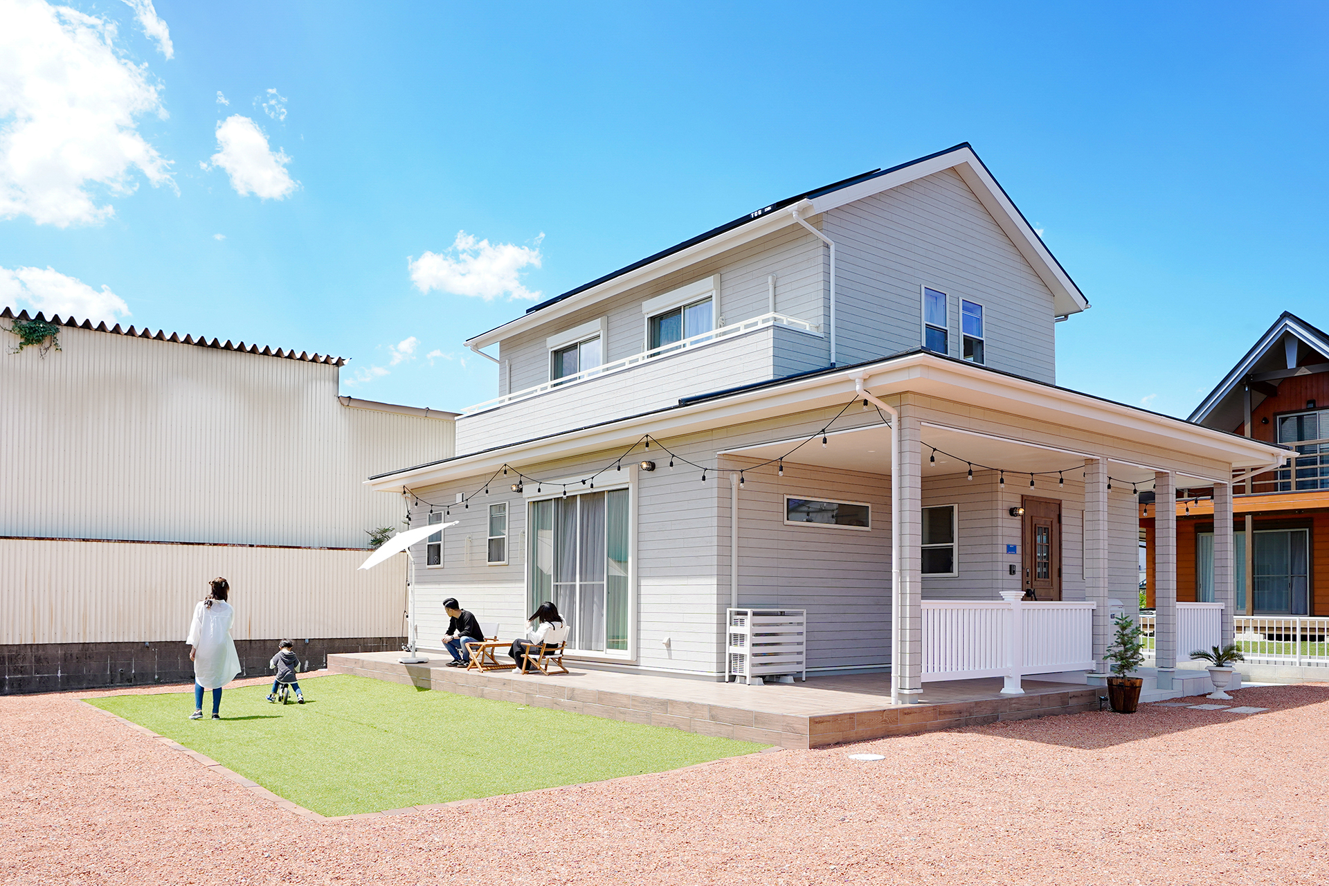海外ドラマのように 時間が経っても味があるカバードポーチのある住まい 三重県 愛知県 岐阜県の注文住宅ならアサヒグローバルホーム